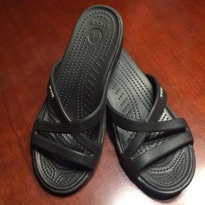 Women’s Crocs, Size 7